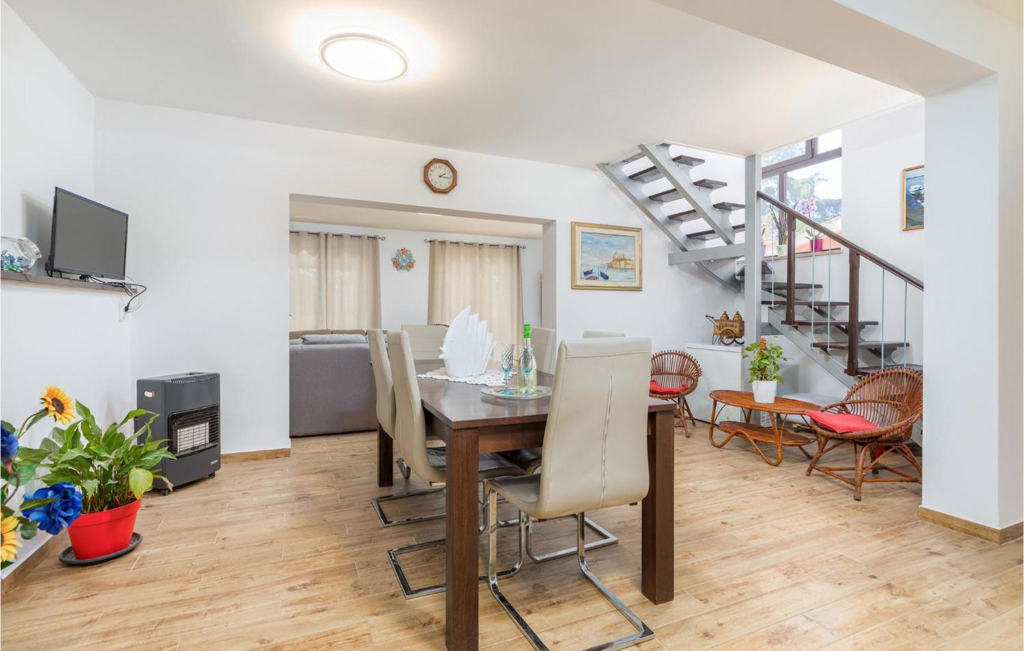 Awesome Home In Fazana With Kitchen Exteriör bild
